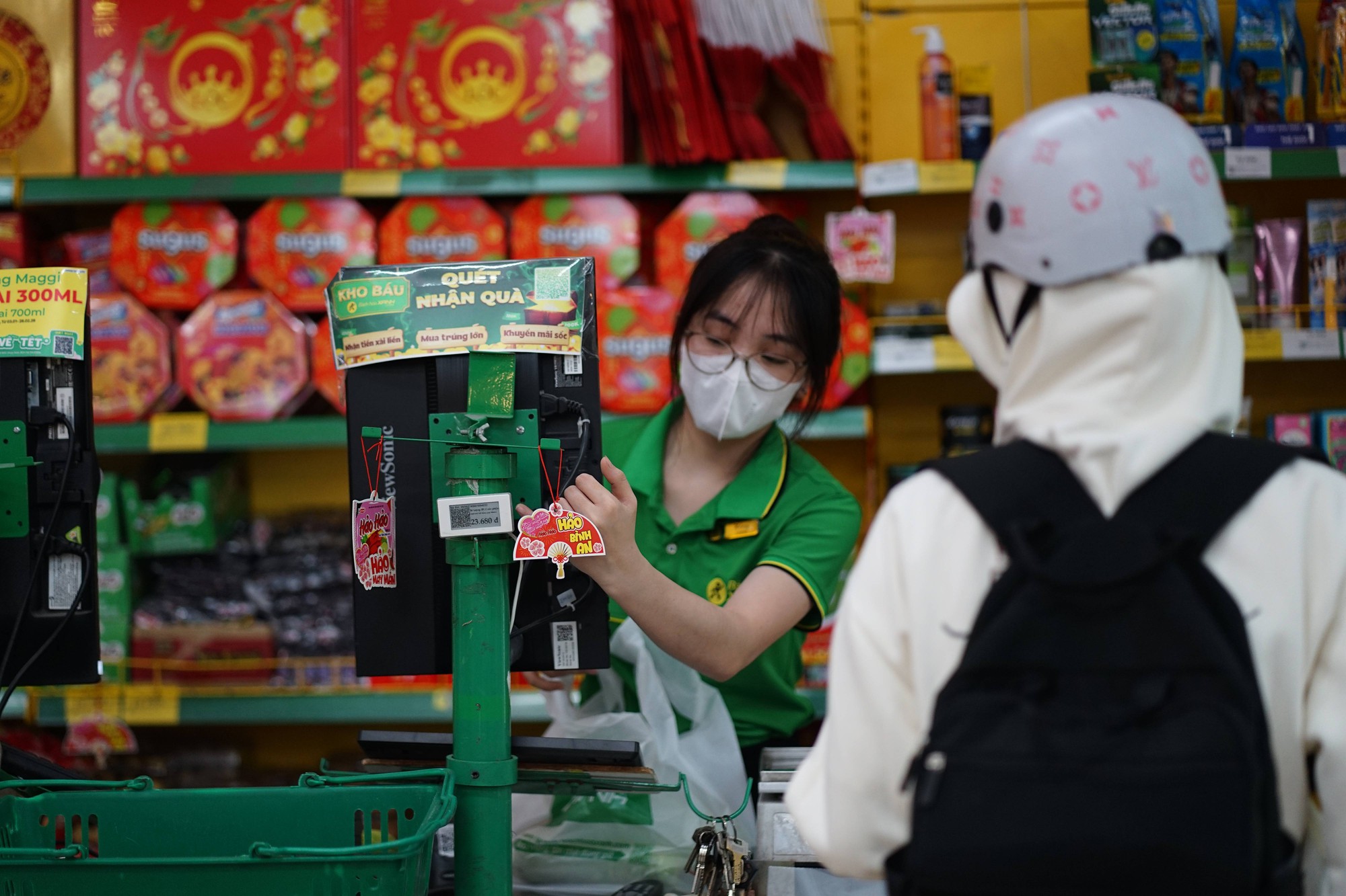 Ghi nhận t&igrave;nh h&igrave;nh thu hồi đồ hộp Hạ Long: Nhiều cửa h&agrave;ng B&aacute;ch H&oacute;a Xanh v&agrave; WinMart+ sẵn s&agrave;ng ho&agrave;n tiền cho kh&aacute;ch d&ugrave; kh&ocirc;ng c&ograve;n h&oacute;a đơn- Ảnh 4.