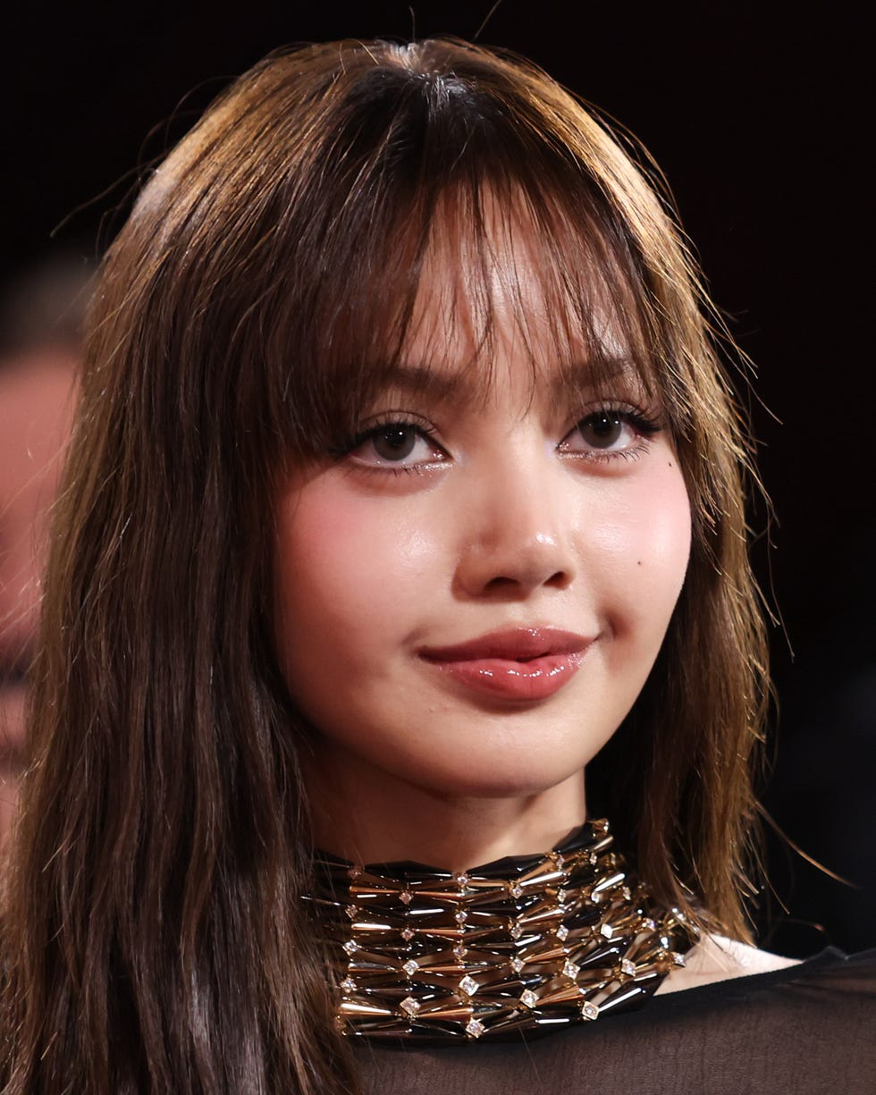 Lisa mang đồ xuy&ecirc;n thấu trở lại, kh&ocirc;ng d&aacute;m hở bạo m&agrave; tr&ocirc;ng đ&atilde; &ldquo;đỉnh n&oacute;c kịch trần&rdquo;!- Ảnh 6.