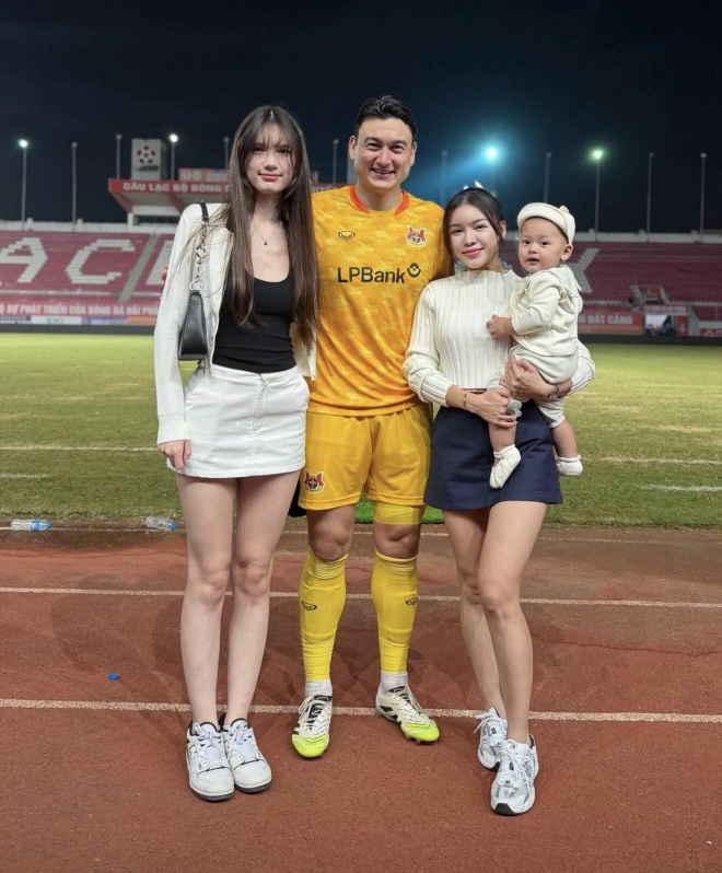 Dụi mắt kh&ocirc;ng nhận ra em g&aacute;i Đặng Văn L&acirc;m: Visual cực b&eacute;n, 18 tuổi th&agrave;nh mỹ nh&acirc;n 1m80- Ảnh 6.