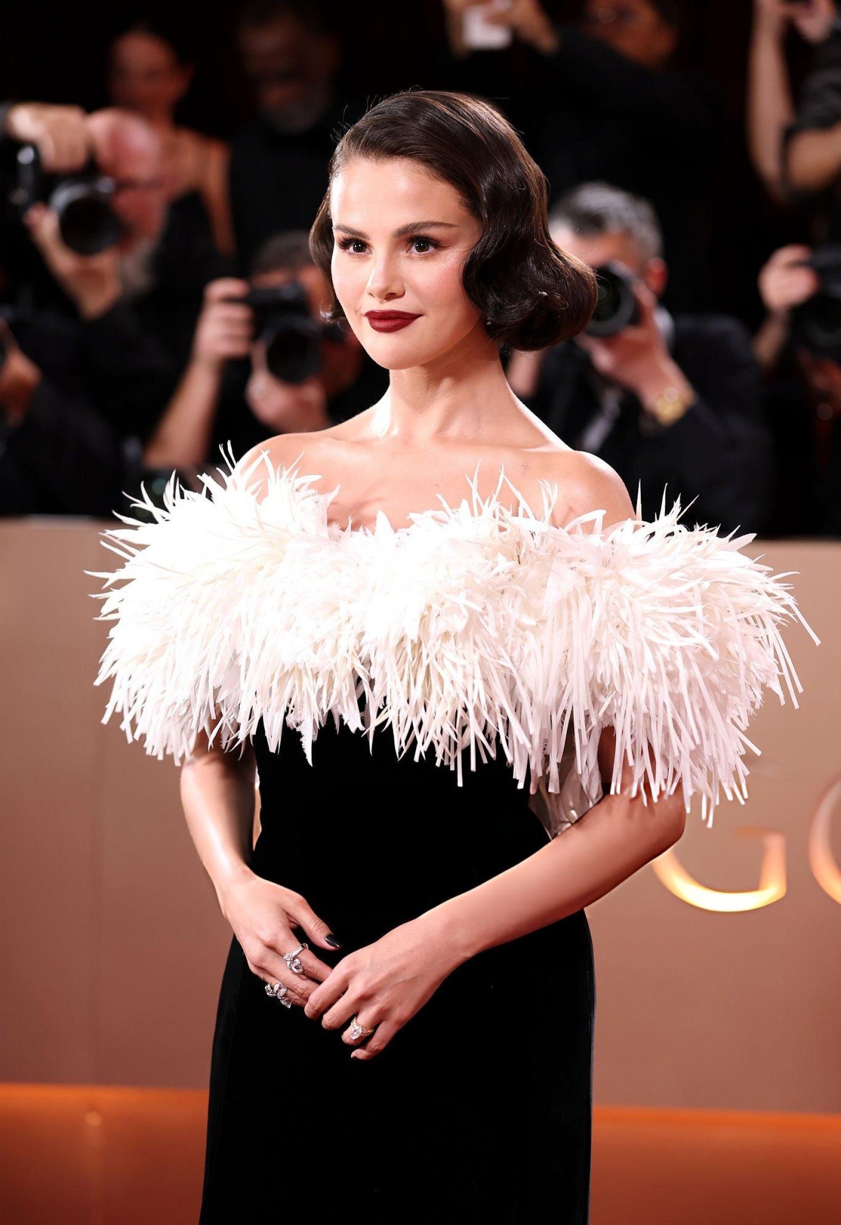 Siêu thảm đỏ Quả Cầu Vàng 2026: Lisa Siêu thảm đỏ Quả Cầu Vàng 2026: Lisa