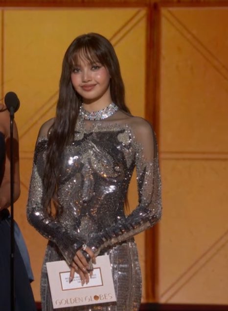 Kh&ocirc;ng thể "huỷ diệt" được Lisa- Ảnh 11.