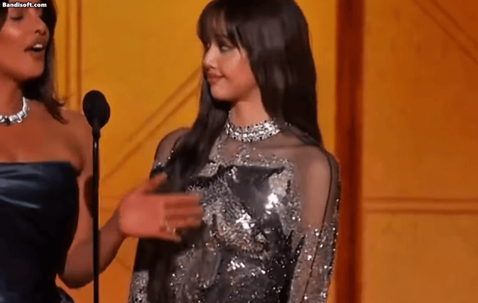 HOT nhất Quả Cầu V&agrave;ng 2026: Lisa (BLACKPINK) xuất hiện cạnh 1 nh&acirc;n vật quyền lực, cả MXH nức nở v&igrave; m&agrave;n tương t&aacute;c bất ngờ- Ảnh 4.