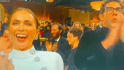 Kh&ocirc;ng phải Lisa (BLACKPINK), đ&acirc;y mới l&agrave; mỹ nh&acirc;n hot nhất Quả Cầu V&agrave;ng 2026: Vừa xuất hiện đ&atilde; khiến loạt sao hạng A ph&aacute;t cuồng- Ảnh 2.