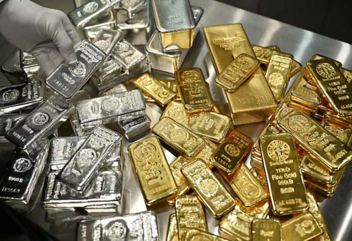 Gi&aacute; v&agrave;ng, bạc thế giới đồng loạt lập kỷ lục cao chưa từng c&oacute; trong lịch sử, chưa dứt đ&agrave; tăng- Ảnh 1.