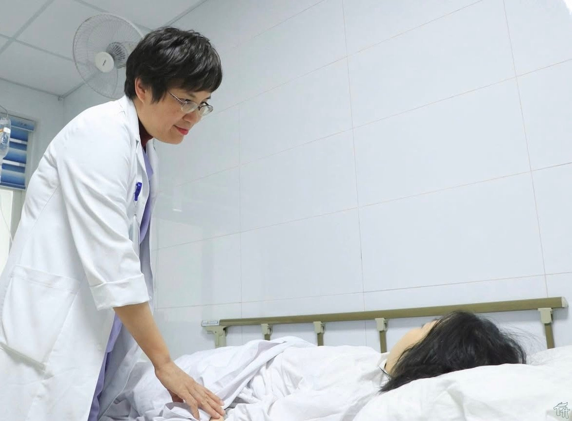 Kỹ thuật hiện đại đem lại hạnh ph&uacute;c cho c&ocirc; g&aacute;i bị dị tật sinh dục bẩm sinh hiếm gặp- Ảnh 2.