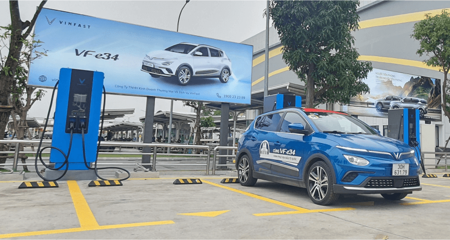 VinFast bất ngờ điều chỉnh gi&aacute; pin thay thế &ocirc; t&ocirc; điện: VF 9 giảm hơn 125 triệu đồng- Ảnh 1.