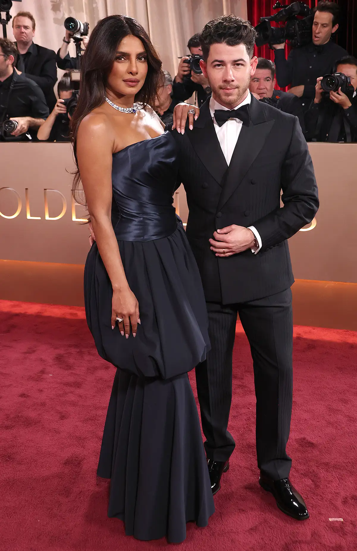 Siêu thảm đỏ Quả Cầu Vàng 2026: Lisa Siêu thảm đỏ Quả Cầu Vàng 2026: Lisa