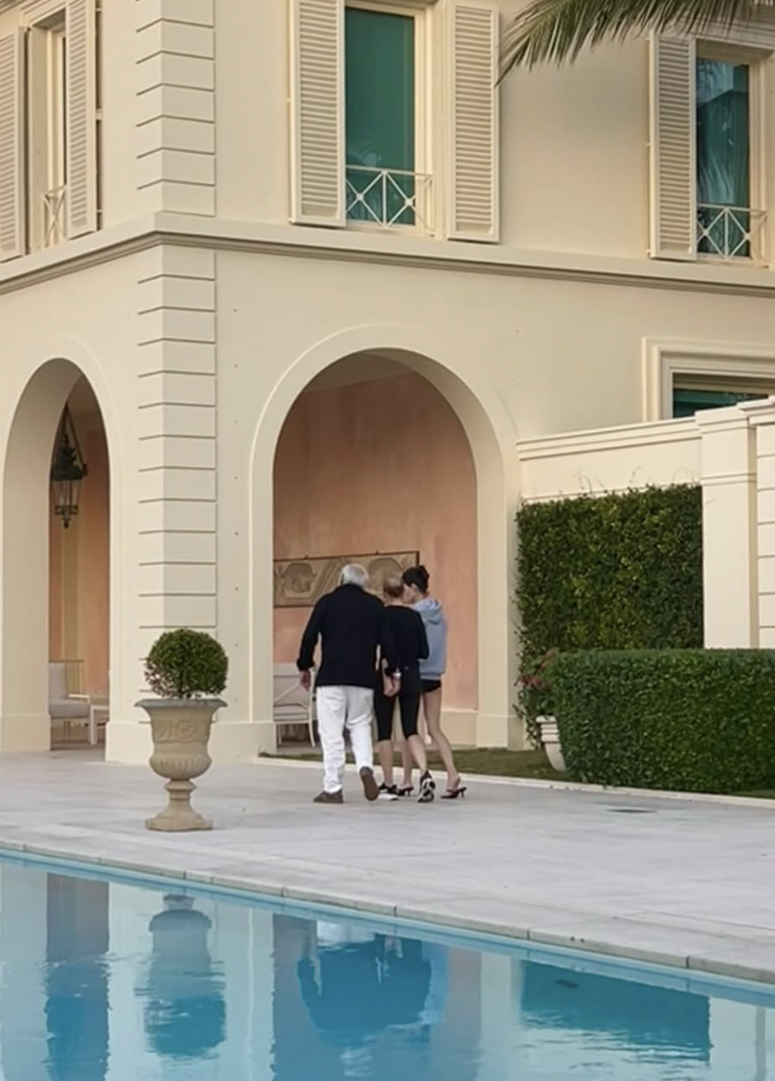 Gắt thật: D&acirc;u cả xo&aacute; sạch ảnh với gia đ&igrave;nh Beckham, n&oacute;i một điều về 