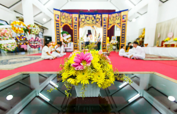 Ch&aacute;u g&aacute;i l&ecirc;n mạng nhờ người lạ dự đ&aacute;m tang b&agrave; ngoại- Ảnh 2.