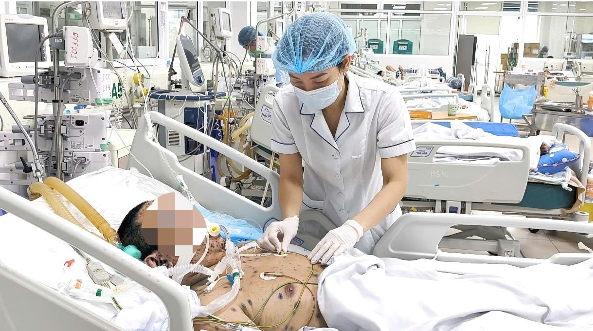 Điều trị sai c&aacute;ch khi mắc bệnh truyền nhiễm, bệnh nh&acirc;n 36 tuổi suy h&ocirc; hấp nặng- Ảnh 1.