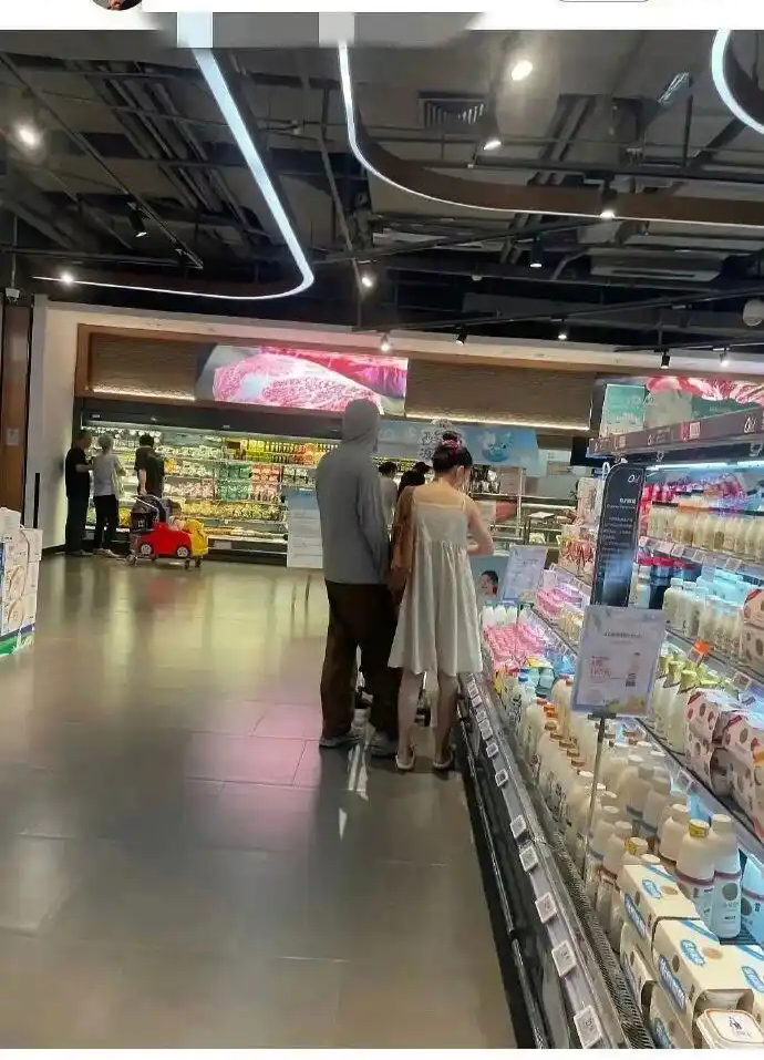 Coi m&agrave; tức s&ocirc;i m&aacute;u: Tr&ecirc;n đời hết đ&agrave;n &ocirc;ng hay sao m&agrave; Chị Đẹp n&agrave;y quay lại với tra nam từng chối bỏ m&igrave;nh- Ảnh 2.