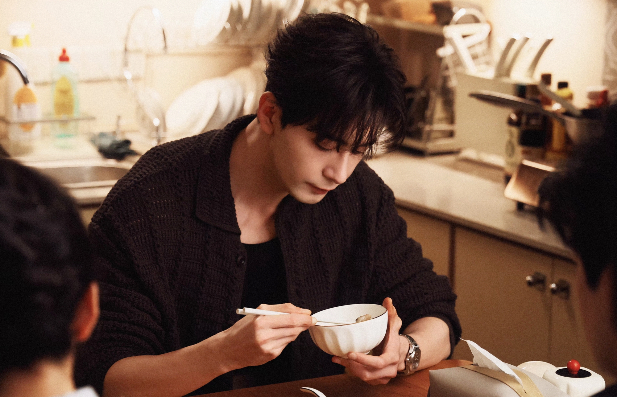 Trung Quốc hiện tại t&igrave;m đ&acirc;u ra tổng t&agrave;i đẹp hơn thế n&agrave;y: Người đ&acirc;u m&agrave; sang dữ dội, đến ng&oacute;n tay cũng l&agrave; tuyệt t&aacute;c- Ảnh 4.