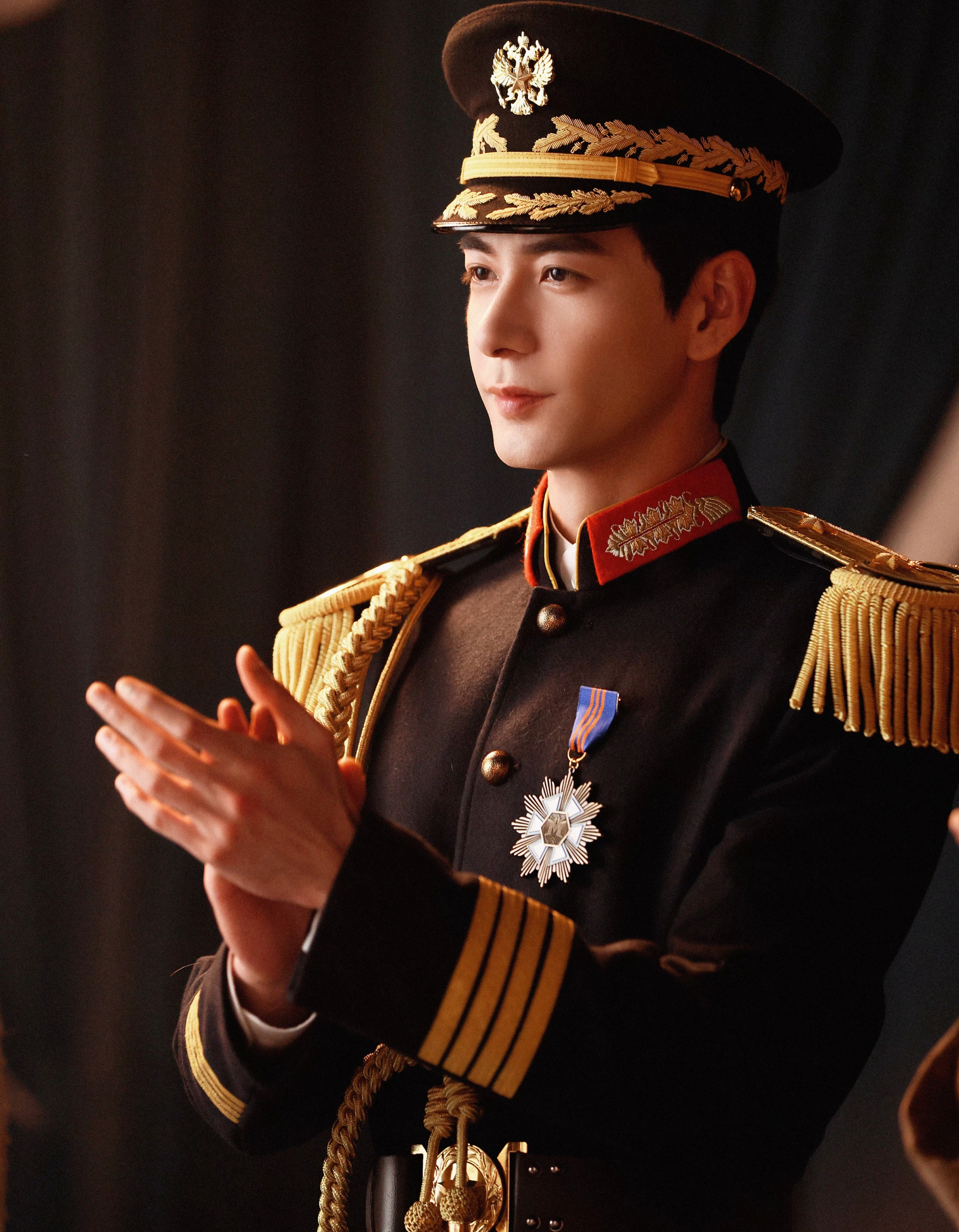 Trung Quốc hiện tại t&igrave;m đ&acirc;u ra tổng t&agrave;i đẹp hơn thế n&agrave;y: Người đ&acirc;u m&agrave; sang dữ dội, đến ng&oacute;n tay cũng l&agrave; tuyệt t&aacute;c- Ảnh 1.