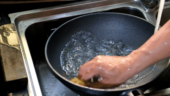 6 th&aacute;ng bỏ chảo chống d&iacute;nh, chuyển sang chảo gang: T&ocirc;i hiểu v&igrave; sao mẹ t&ocirc;i cả đời kh&ocirc;ng đổi chảo- Ảnh 5.