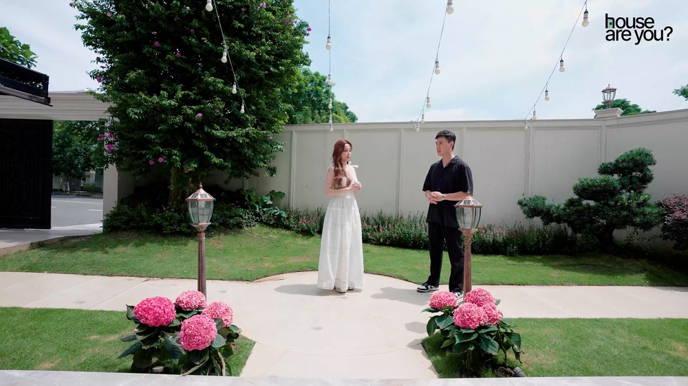 Lần đầu lộ diện căn biệt thự do Huyền Baby v&agrave; bạn th&acirc;n 20 năm x&acirc;y để 