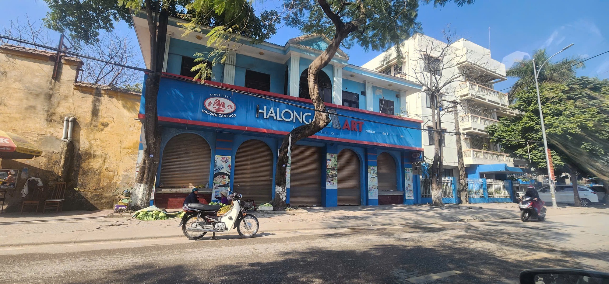 VIDEO: Tạm dừng sản xuất, h&agrave;ng trăm c&ocirc;ng nh&acirc;n vẫn đến C&ocirc;ng ty CP đồ hộp Hạ Long- Ảnh 2.