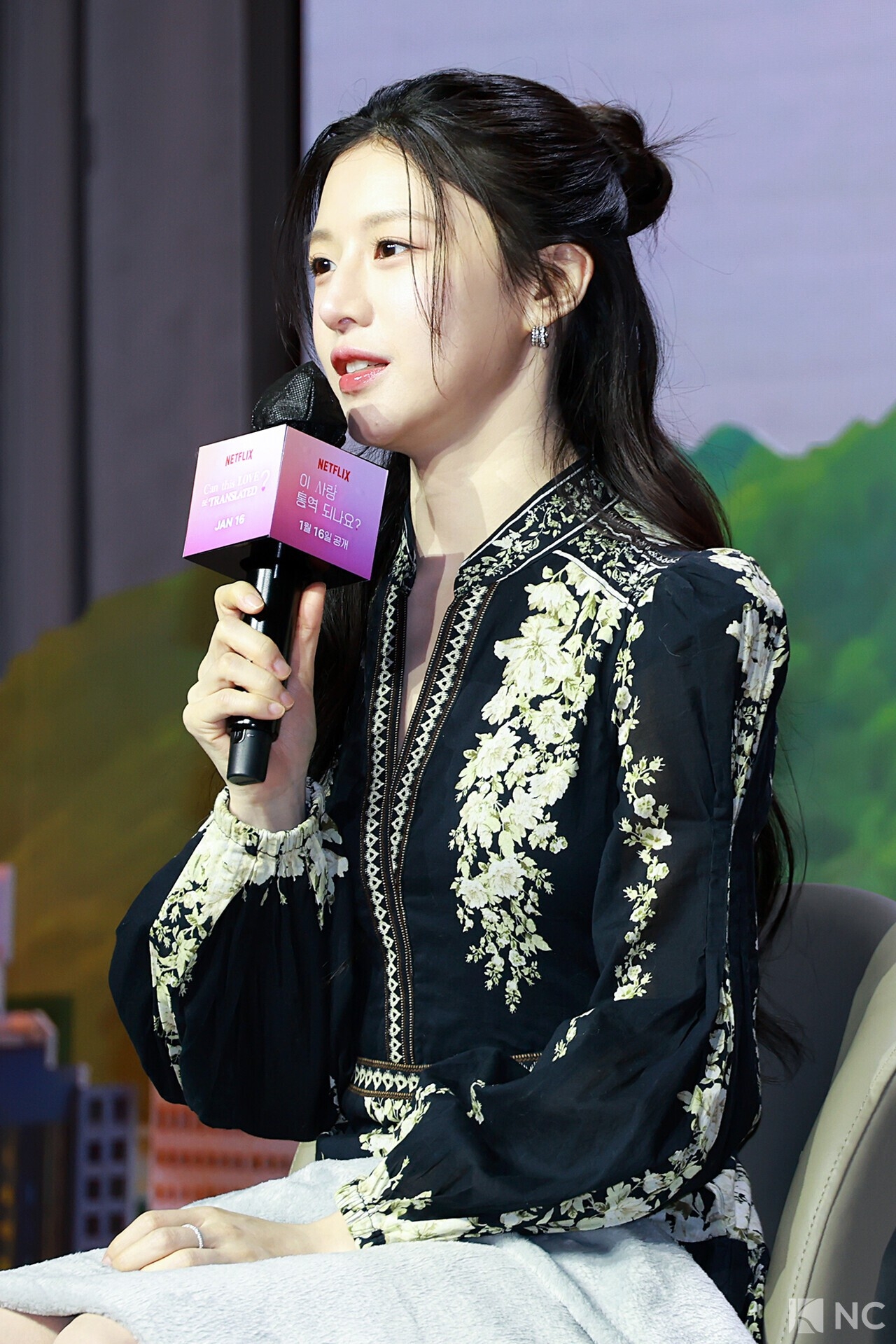 Ngắm mỹ nh&acirc;n c&oacute; khu&ocirc;n mặt kim cương, ta n&oacute;i n&oacute; đ&atilde;: Đẹp sang v&ocirc; c&ugrave;ng tận, kh&ocirc;ng phải nắng sao cứ ch&oacute;i chang- Ảnh 9.