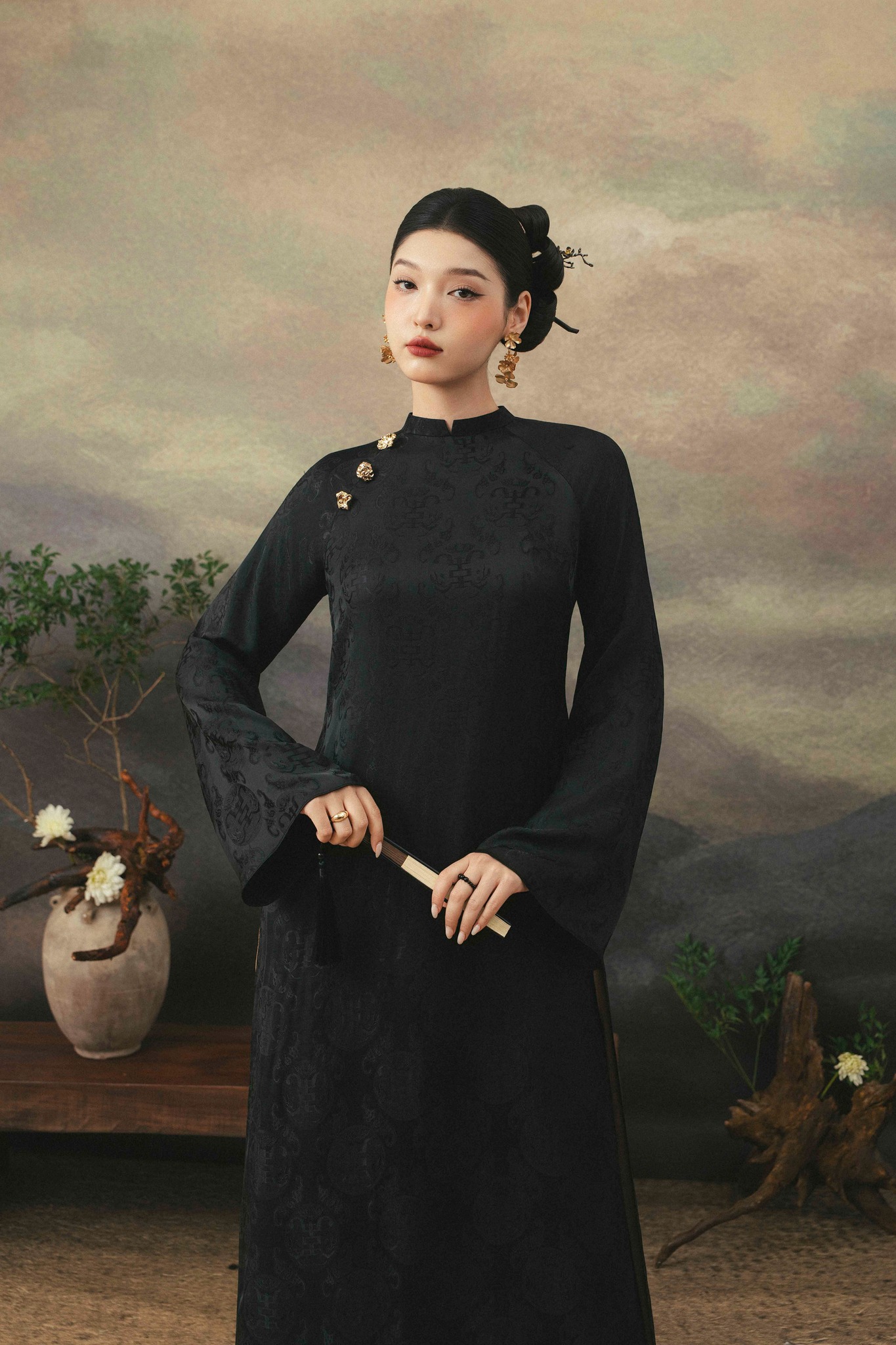 Khi sắc màu này lên ngôi, áo dài Tết 2026 bỗng đậm nét phú bà, mợ chảnh kiêu sa khó cưỡng- Ảnh 22. Khi sắc màu này lên ngôi, áo dài Tết 2026 bỗng đậm nét phú bà, mợ chảnh kiêu sa khó cưỡng- Ảnh 22.