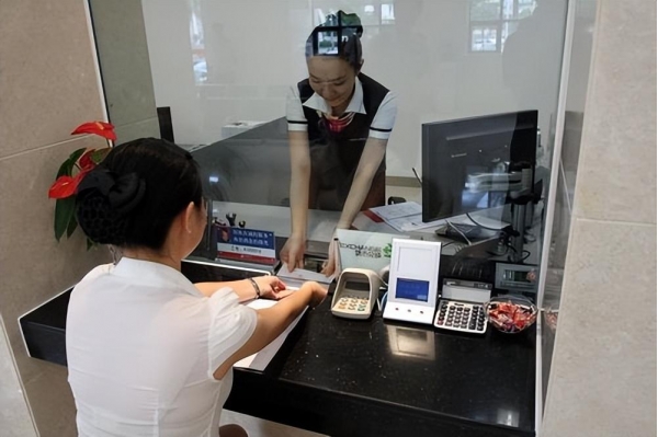 Người phụ nữ chi 376 triệu đồng mua bảo hiểm nh&acirc;n thọ, nh&acirc;n vi&ecirc;n th&ocirc;ng b&aacute;o cần chờ 104 năm mới sinh lời- Ảnh 1.