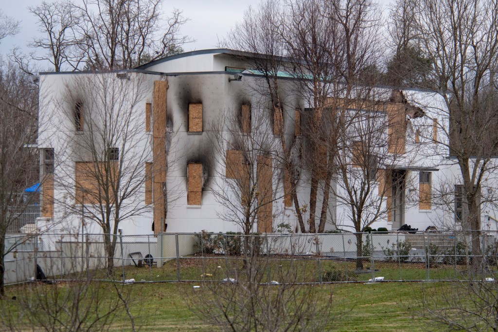 Bị ph&aacute;t hiện trộm tiền để nu&ocirc;i bồ nh&iacute;, &ocirc;ng tr&ugrave;m c&ocirc;ng nghệ Mỹ ra tay s&aacute;t hại to&agrave;n bộ 4 người gia đ&igrave;nh em trai- Ảnh 3.