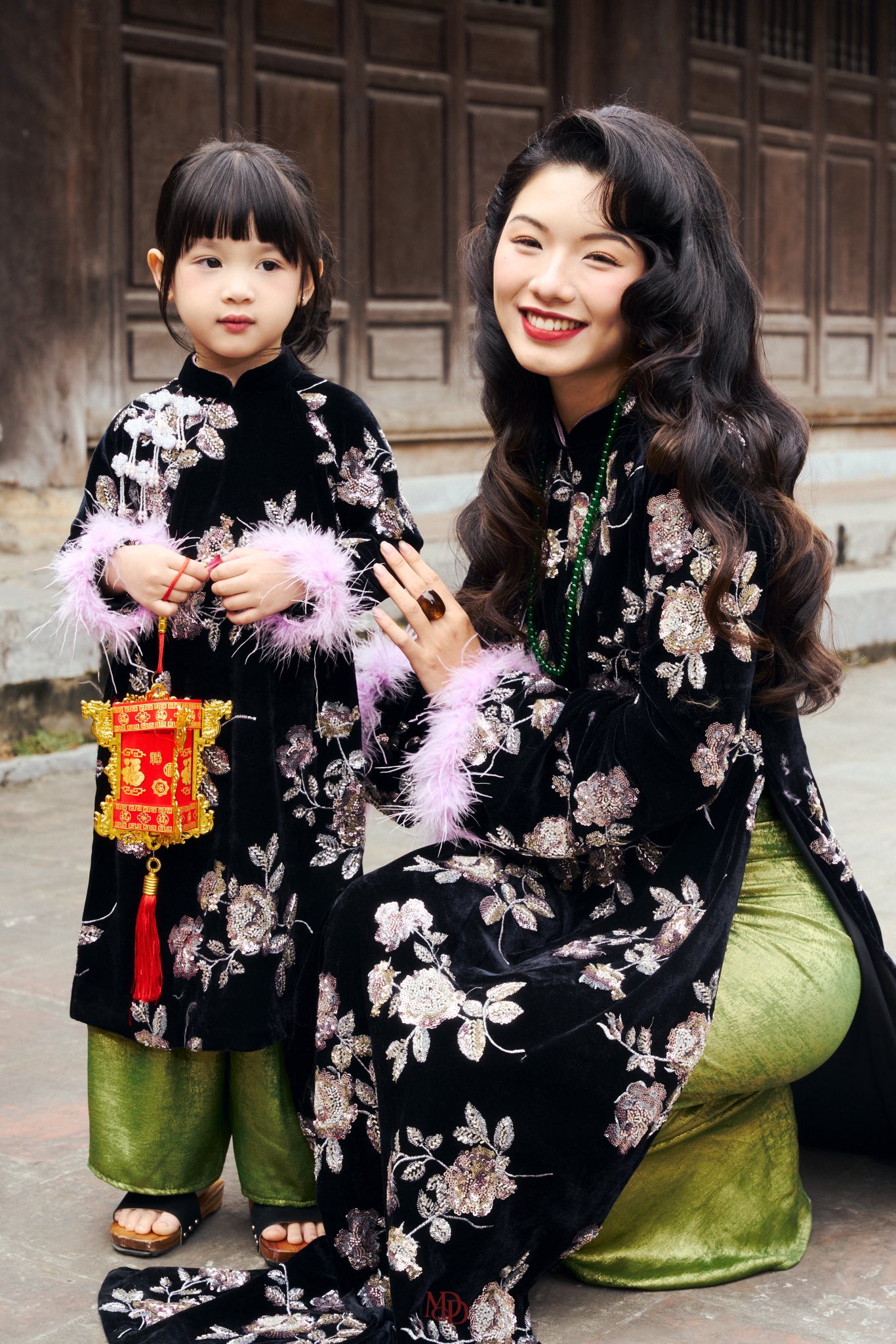 Khi sắc màu này lên ngôi, áo dài Tết 2026 bỗng đậm nét phú bà, mợ chảnh kiêu sa khó cưỡng- Ảnh 6. Khi sắc màu này lên ngôi, áo dài Tết 2026 bỗng đậm nét phú bà, mợ chảnh kiêu sa khó cưỡng- Ảnh 6.