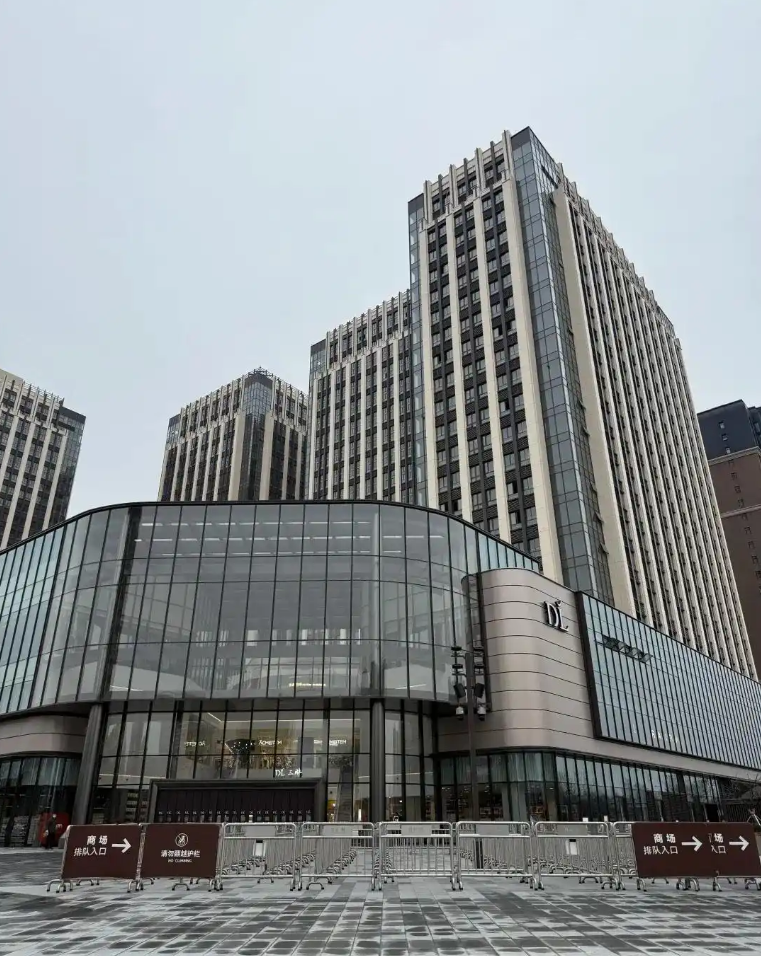 Nơi l&agrave;m việc trong mơ: Nh&acirc;n vi&ecirc;n bị kh&aacute;ch h&agrave;ng "t&aacute;c động vật l&yacute;", c&ocirc;ng ty chi lu&ocirc;n 100 triệu đồng để "an ủi"- Ảnh 1.