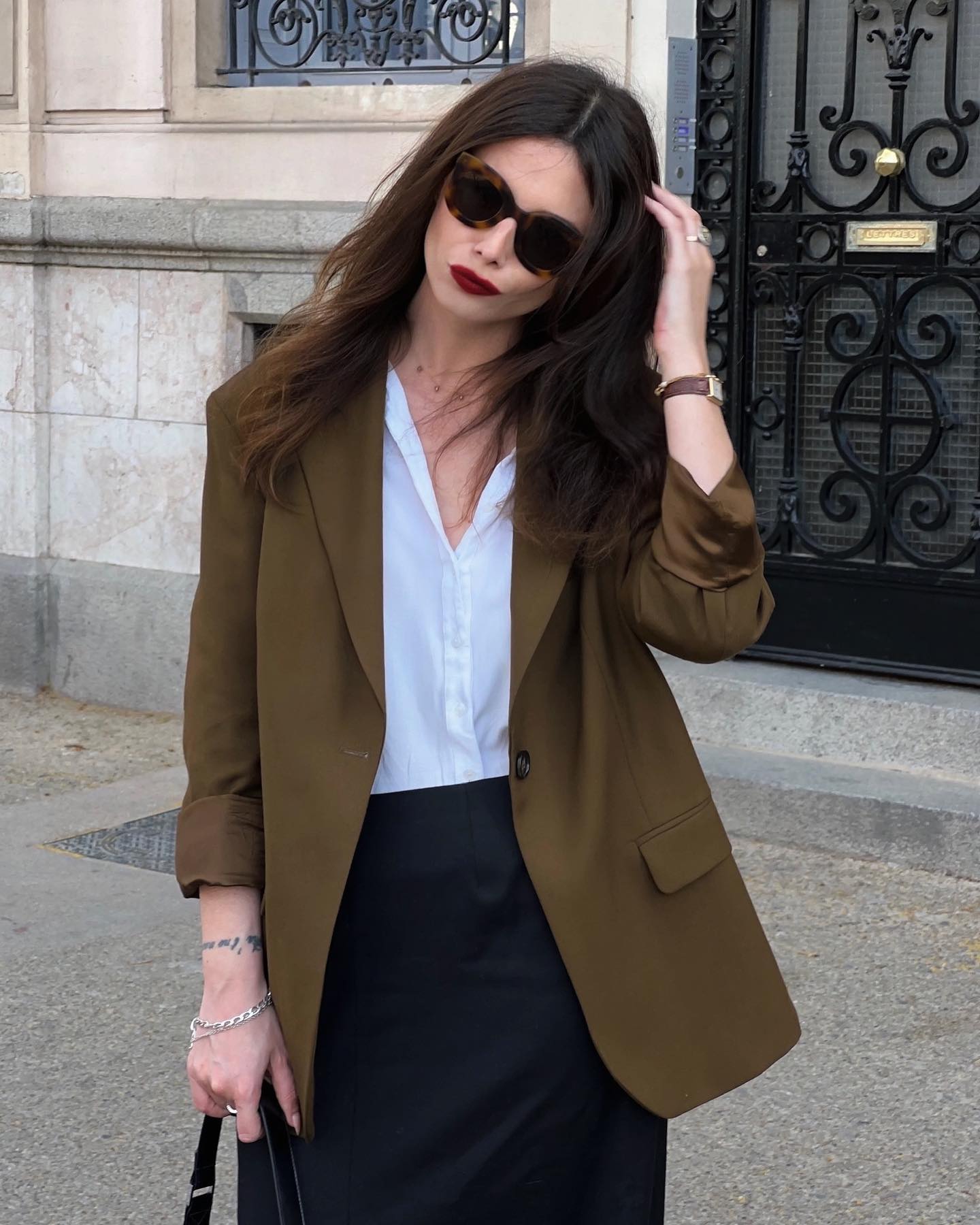 5 món thời trang trong tủ đồ của một quý cô theo đuổi phong cách basic- Ảnh 1. 5 món thời trang trong tủ đồ của một quý cô theo đuổi phong cách basic- Ảnh 1.