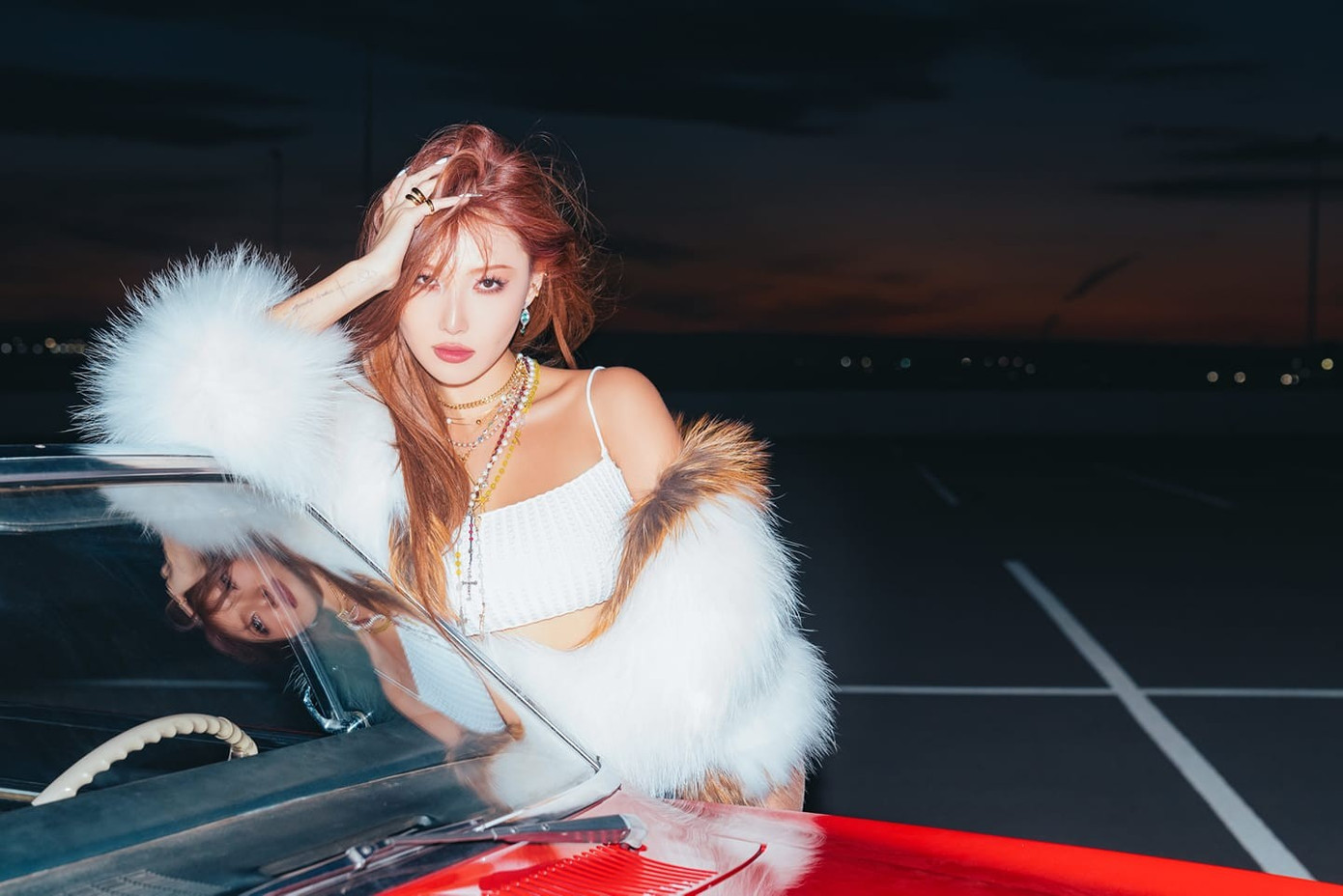 Biểu tượng sexy l&agrave;m chao đảo l&agrave;ng nhạc- Ảnh 2.