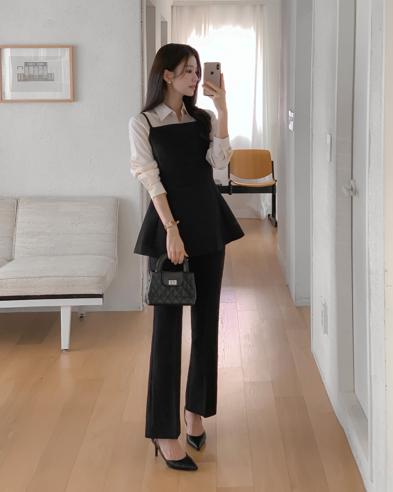 "Quần n&agrave;o gi&agrave;y nấy" mới l&agrave; đỉnh cao phối đồ: 4 combo kh&ocirc;ng chỉ t&ocirc;n d&aacute;ng m&agrave; c&ograve;n s&agrave;nh điệu- Ảnh 7.