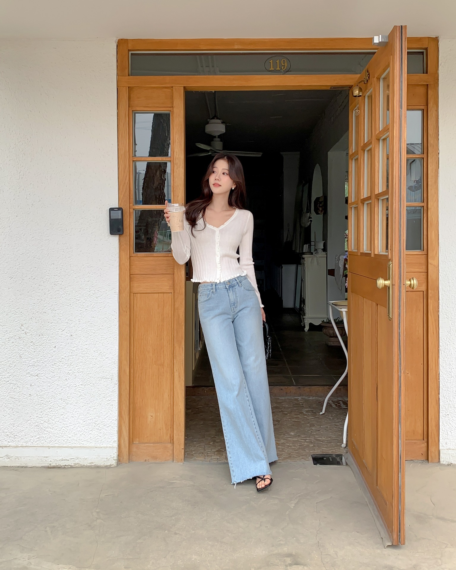 "Quần n&agrave;o gi&agrave;y nấy" mới l&agrave; đỉnh cao phối đồ: 4 combo kh&ocirc;ng chỉ t&ocirc;n d&aacute;ng m&agrave; c&ograve;n s&agrave;nh điệu- Ảnh 6.