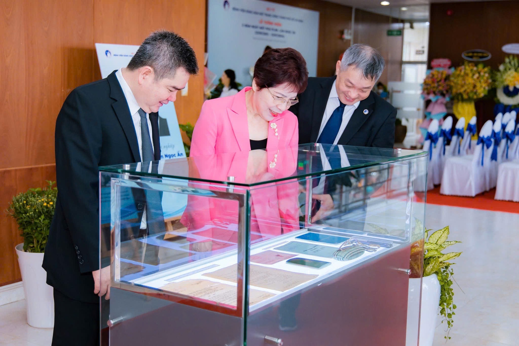 Tưởng niệm vị thầy thuốc thực hiện ca cấy ghép nha khoa đầu tiên của Việt Nam- Ảnh 2. Tưởng niệm vị thầy thuốc thực hiện ca cấy ghép nha khoa đầu tiên của Việt Nam- Ảnh 2.