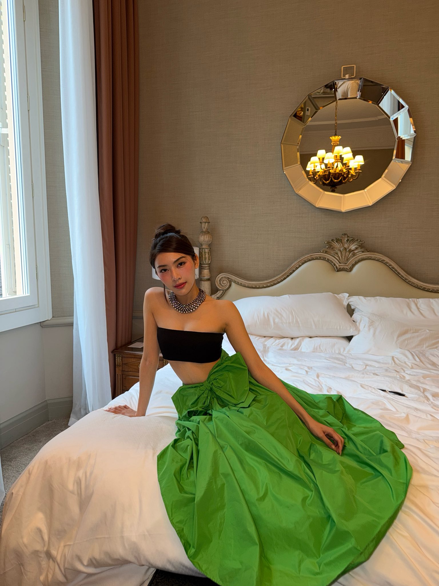 Linh Trương - g&aacute;i đẹp khiến d&acirc;n mạng thắc mắc 