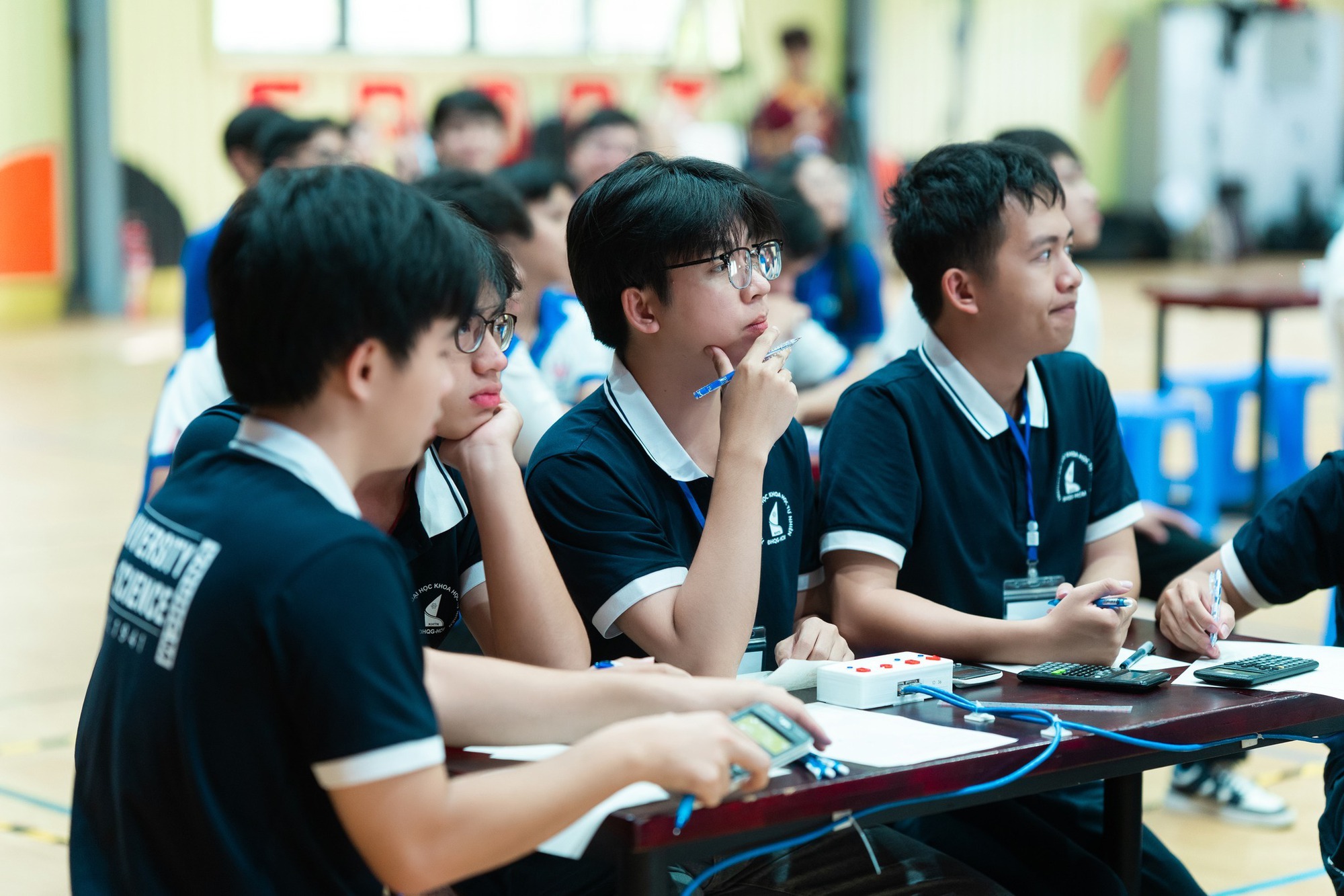 Chụp m&agrave;n h&igrave;nh, chia sẻ nội dung trong nh&oacute;m nội bộ c&oacute; thể bị kỷ luật- Ảnh 2.