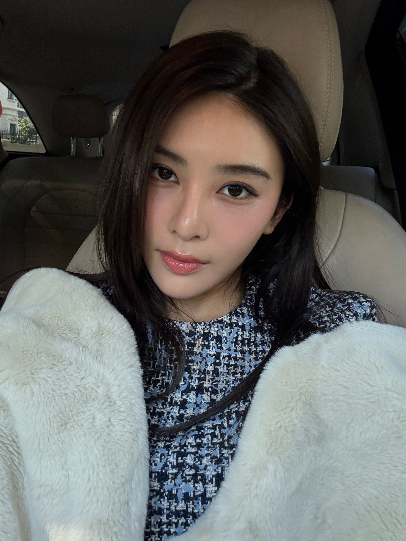 Linh Trương - g&aacute;i đẹp khiến d&acirc;n mạng thắc mắc 