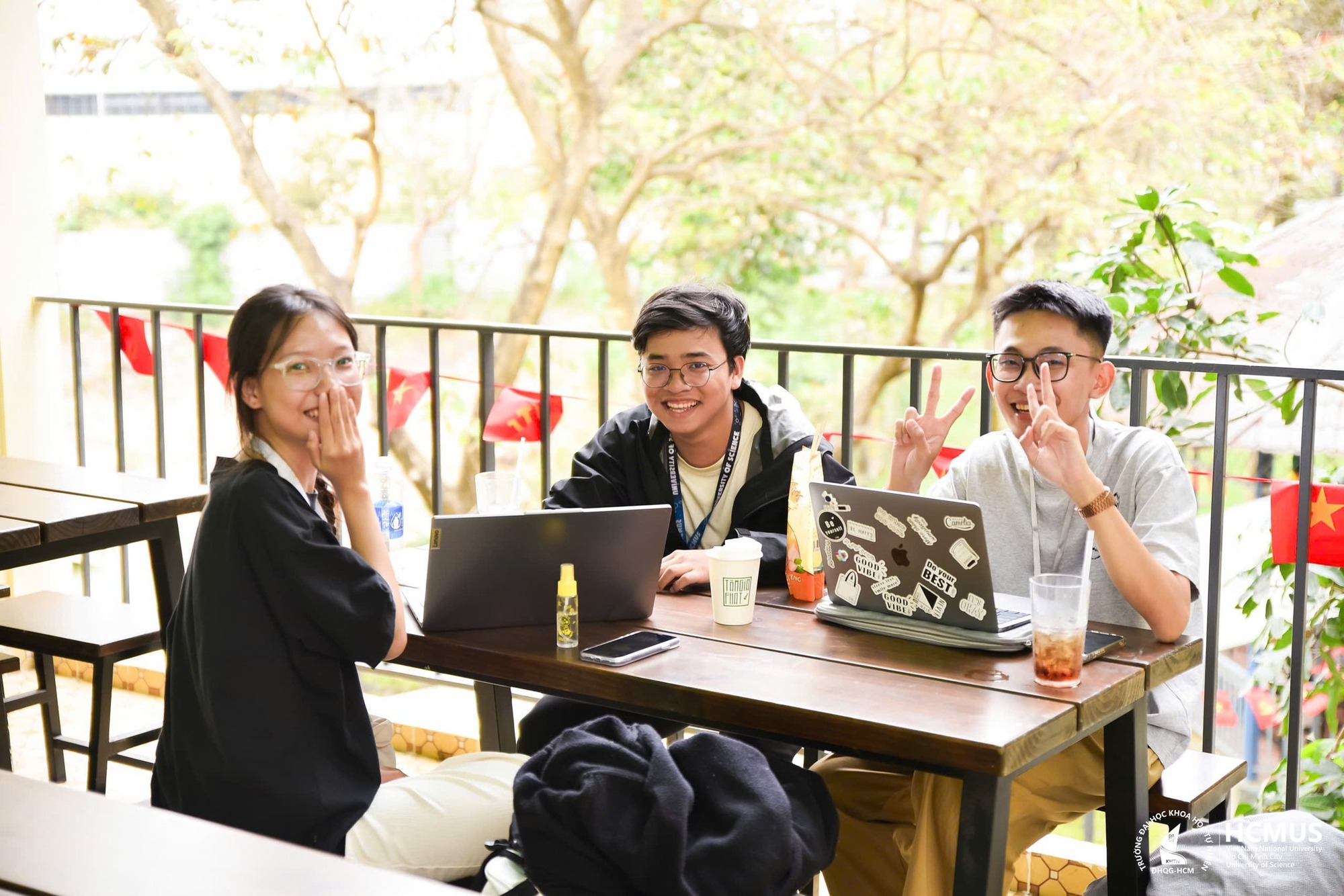 Chụp m&agrave;n h&igrave;nh, chia sẻ nội dung trong nh&oacute;m nội bộ c&oacute; thể bị kỷ luật- Ảnh 1.