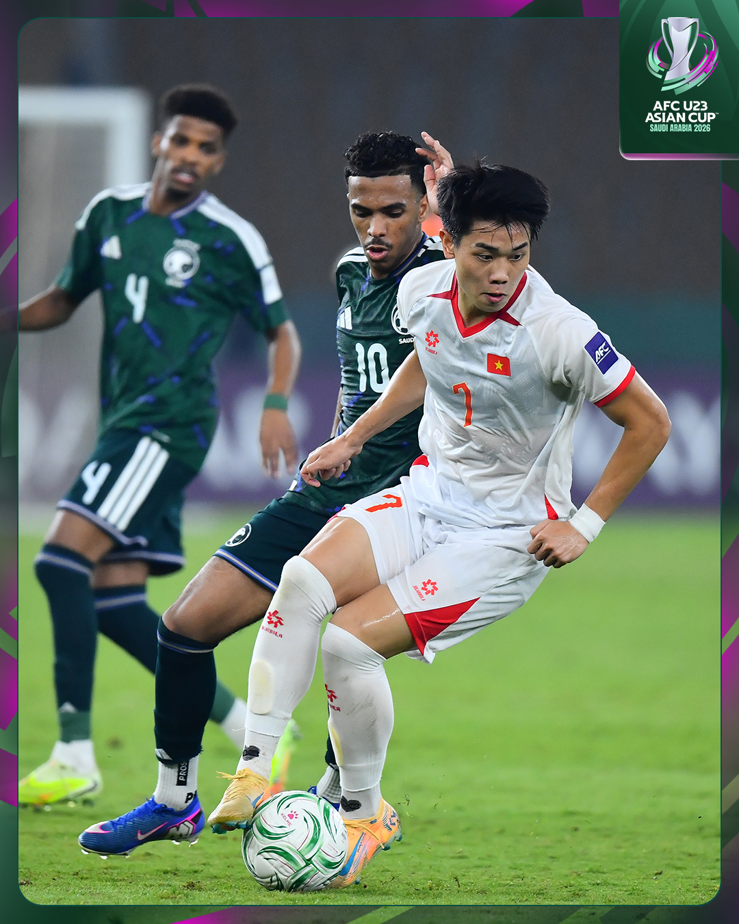 Rất đẹp và đáng yêu: U23 Việt Nam cúi đầu tri ân CĐV khi vượt qua vòng bảng U23 châu Á đầy diệu kỳ- Ảnh 4. Rất đẹp và đáng yêu: U23 Việt Nam cúi đầu tri ân CĐV khi vượt qua vòng bảng U23 châu Á đầy diệu kỳ- Ảnh 4.