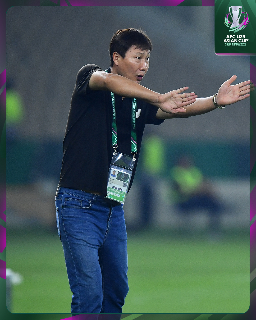 Rất đẹp và đáng yêu: U23 Việt Nam cúi đầu tri ân CĐV khi vượt qua vòng bảng U23 châu Á đầy diệu kỳ- Ảnh 6. Rất đẹp và đáng yêu: U23 Việt Nam cúi đầu tri ân CĐV khi vượt qua vòng bảng U23 châu Á đầy diệu kỳ- Ảnh 6.