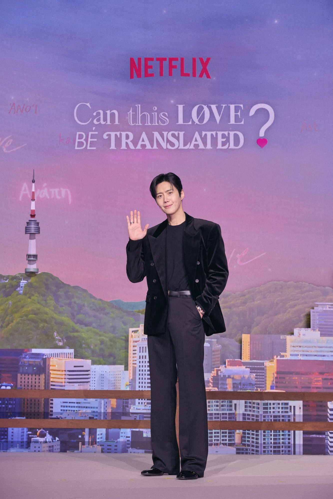 MXH m&ecirc; mẩn phi&ecirc;n dịch vi&ecirc;n đẹp nhất H&agrave;n Quốc: Cười l&ecirc;n s&aacute;ng bừng khung h&igrave;nh, nể nhất học 3 thứ tiếng trong 4 th&aacute;ng- Ảnh 5.