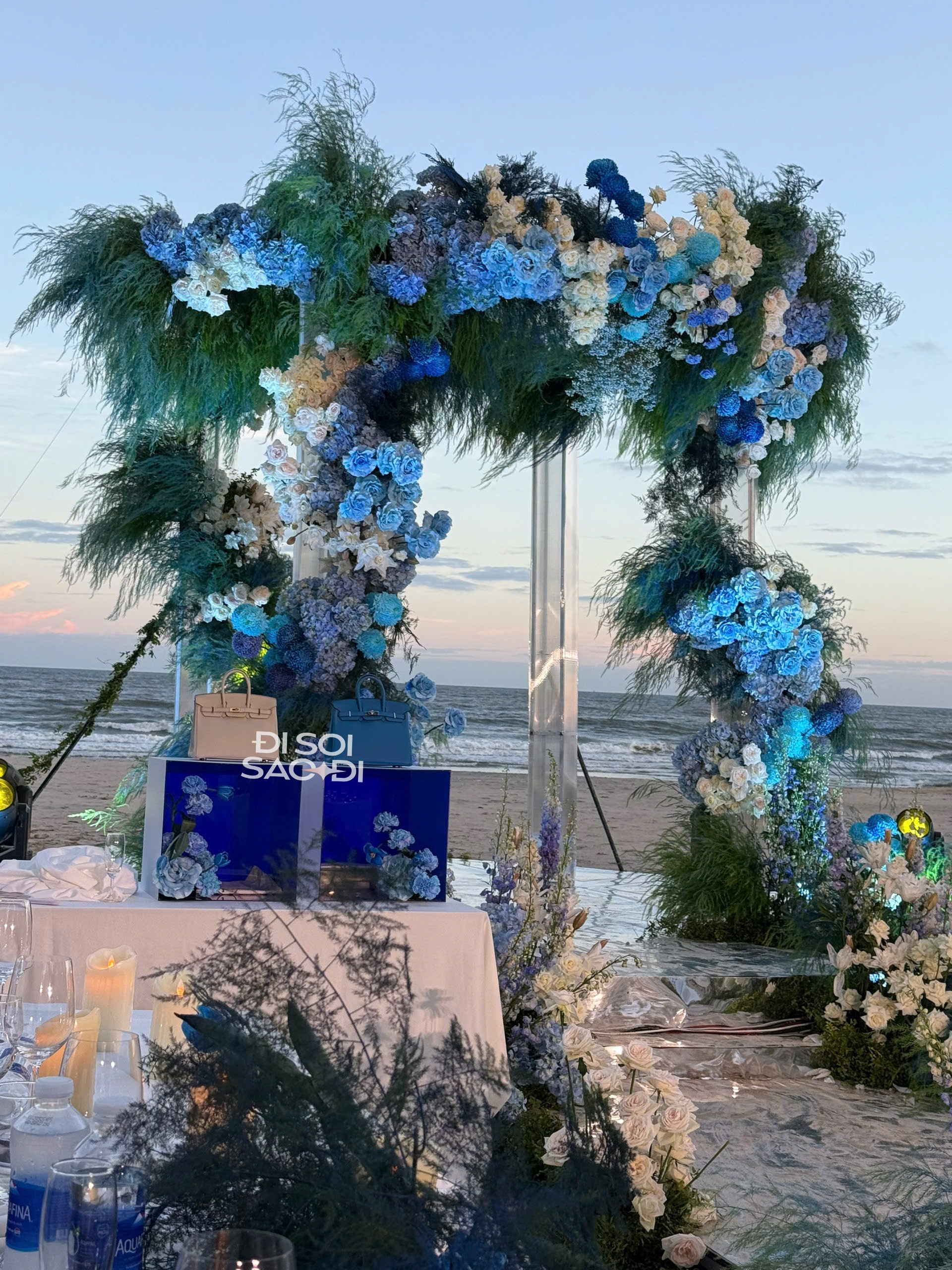 Midu đeo t&uacute;i 800 triệu nhưng thứ g&acirc;y ch&uacute; &yacute; lại l&agrave; l&agrave;n da tuổi 36- Ảnh 9.