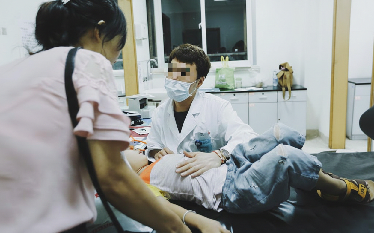 B&eacute; lớp 2 suy thận cấp sau khi bị mẹ&hellip; đ&aacute;nh v&agrave;o chỗ n&agrave;y v&igrave; lười l&agrave;m b&agrave;i tập về nh&agrave;