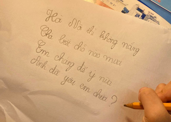 B&agrave;i thơ "về thời tiết" của học sinh lớp 2 g&acirc;y sốt v&igrave; giống hệt lời tỏ t&igrave;nh- Ảnh 1.