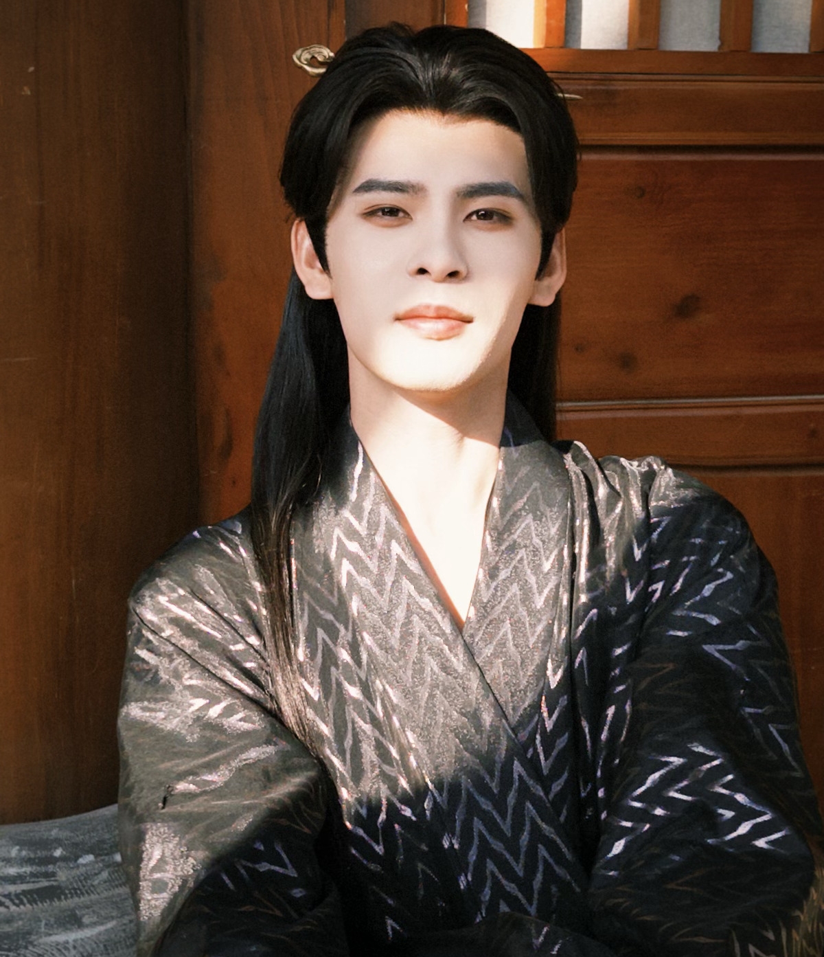 Phim Trung Quốc g&acirc;y sốc v&igrave; tam quan lệch lạc: Nữ ch&iacute;nh mới 10 tuổi, k&eacute;m nam ch&iacute;nh gần 20 tuổi- Ảnh 3.