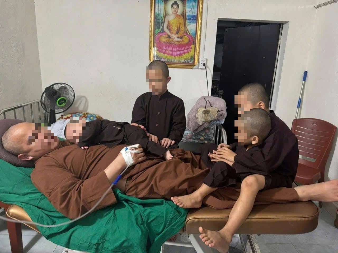 Ch&ugrave;a Cẩm La bị phản &aacute;nh nu&ocirc;i trẻ em tr&aacute;i quy định, lợi dụng h&igrave;nh ảnh k&ecirc;u gọi từ thiện: Bộ Y tế v&agrave;o cuộc- Ảnh 1.