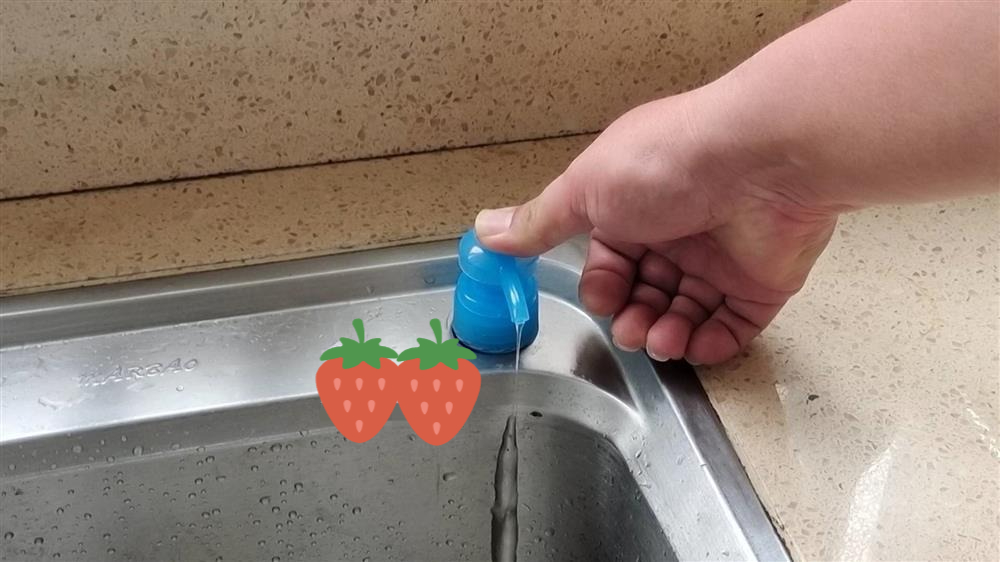 Hơn 90% người d&ugrave;ng kh&ocirc;ng biết hết c&ocirc;ng dụng thực sự của chiếc lỗ nhỏ b&ecirc;n cạnh bồn rửa b&aacute;t- Ảnh 1.