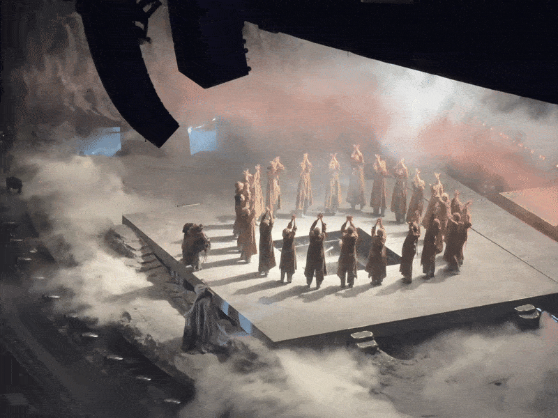 Si&ecirc;u concert bị nghi h&uacute;t hết "vận kh&iacute;": Y&ecirc;u cầu kh&aacute;n giả mang một nắm đất v&agrave; khai địa chỉ, nhưng chi tiết n&agrave;y mới đ&aacute;ng sợ nhất- Ảnh 2.