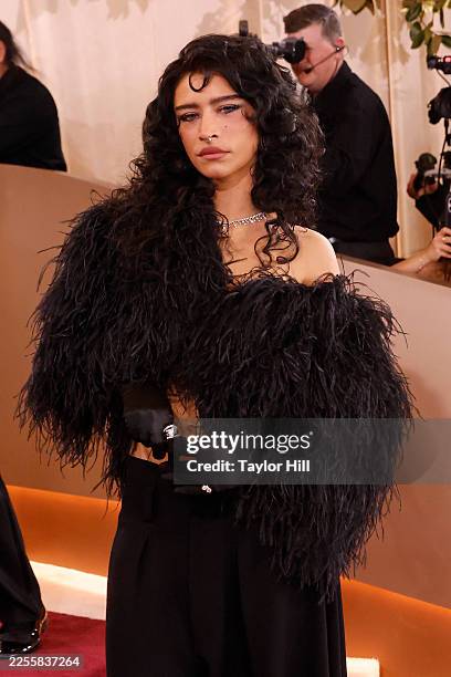 Drama nhất Quả Cầu V&agrave;ng: Đại mỹ nh&acirc;n th&acirc;n mật s&aacute;t rạt Timoth&eacute;e Chalamet, c&ugrave;ng l&uacute;c xem ch&iacute;nh thất Kylie Jenner như người v&ocirc; h&igrave;nh- Ảnh 3.