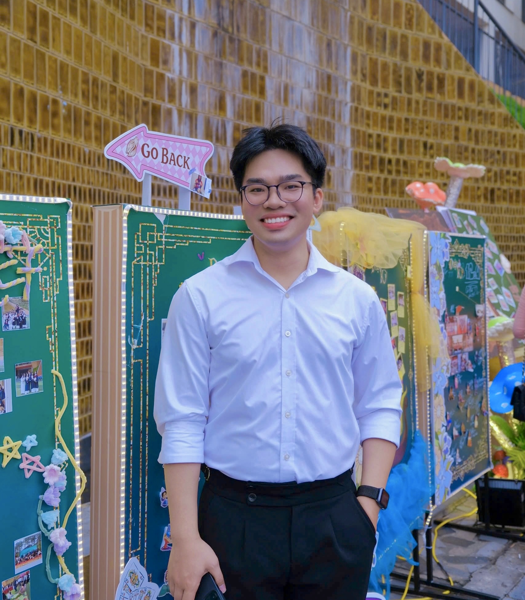 26 tuổi bỏ việc đi du học vì thấy sống "quá ổn", chàng trai Việt kể về một Ireland toàn màu xanh và chuyện gần như chẳng ai nói "NO"- Ảnh 1.