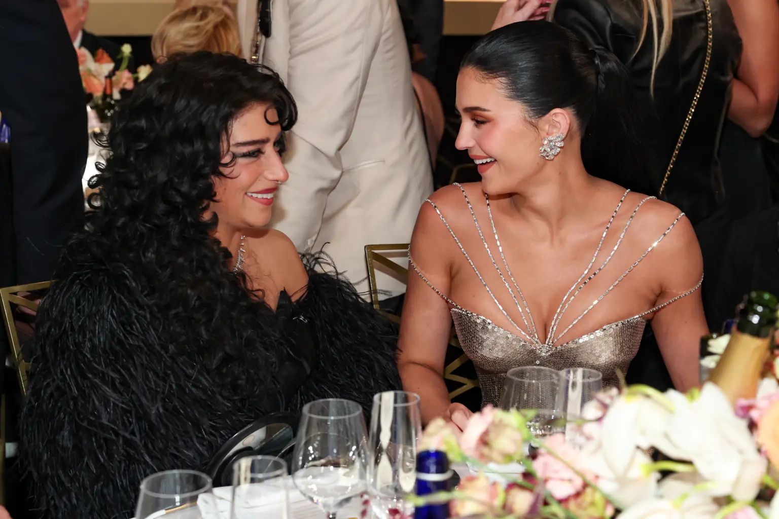 Drama nhất Quả Cầu V&agrave;ng: Đại mỹ nh&acirc;n th&acirc;n mật s&aacute;t rạt Timoth&eacute;e Chalamet, c&ugrave;ng l&uacute;c xem ch&iacute;nh thất Kylie Jenner như người v&ocirc; h&igrave;nh- Ảnh 5.