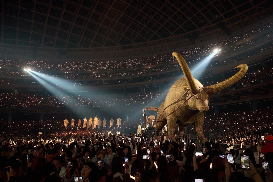 Mỹ nh&acirc;n kh&ocirc;ng tuổi lỗ nặng 263 tỷ đồng v&igrave; concert &ldquo;trăn khổng lồ&rdquo;, đối diện nguy cơ cấm s&oacute;ng- Ảnh 4.