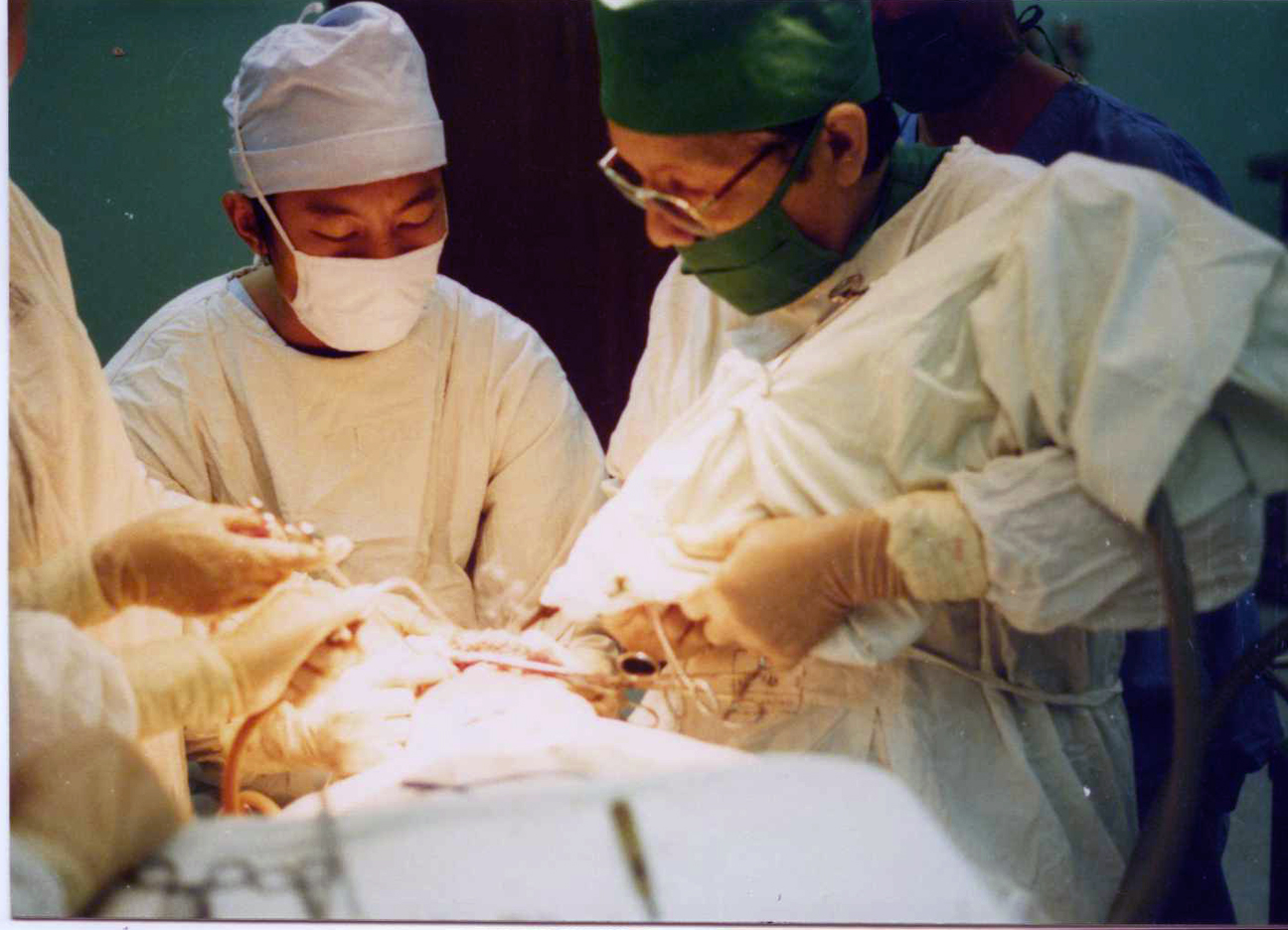 Tưởng niệm vị thầy thuốc thực hiện ca cấy ghép nha khoa đầu tiên của Việt Nam- Ảnh 1. Tưởng niệm vị thầy thuốc thực hiện ca cấy ghép nha khoa đầu tiên của Việt Nam- Ảnh 1.